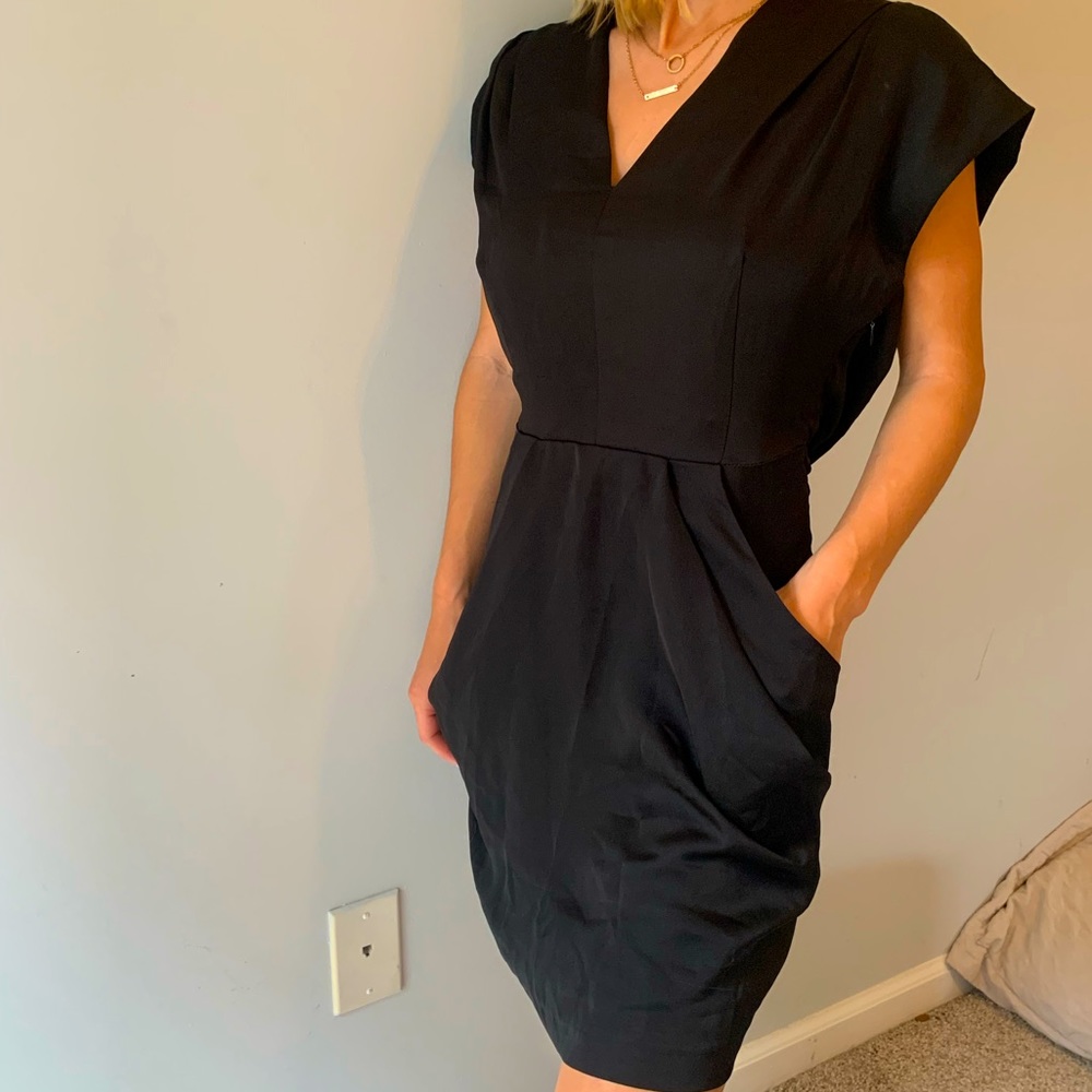 Theme size medium black short sleeve dress with pockets